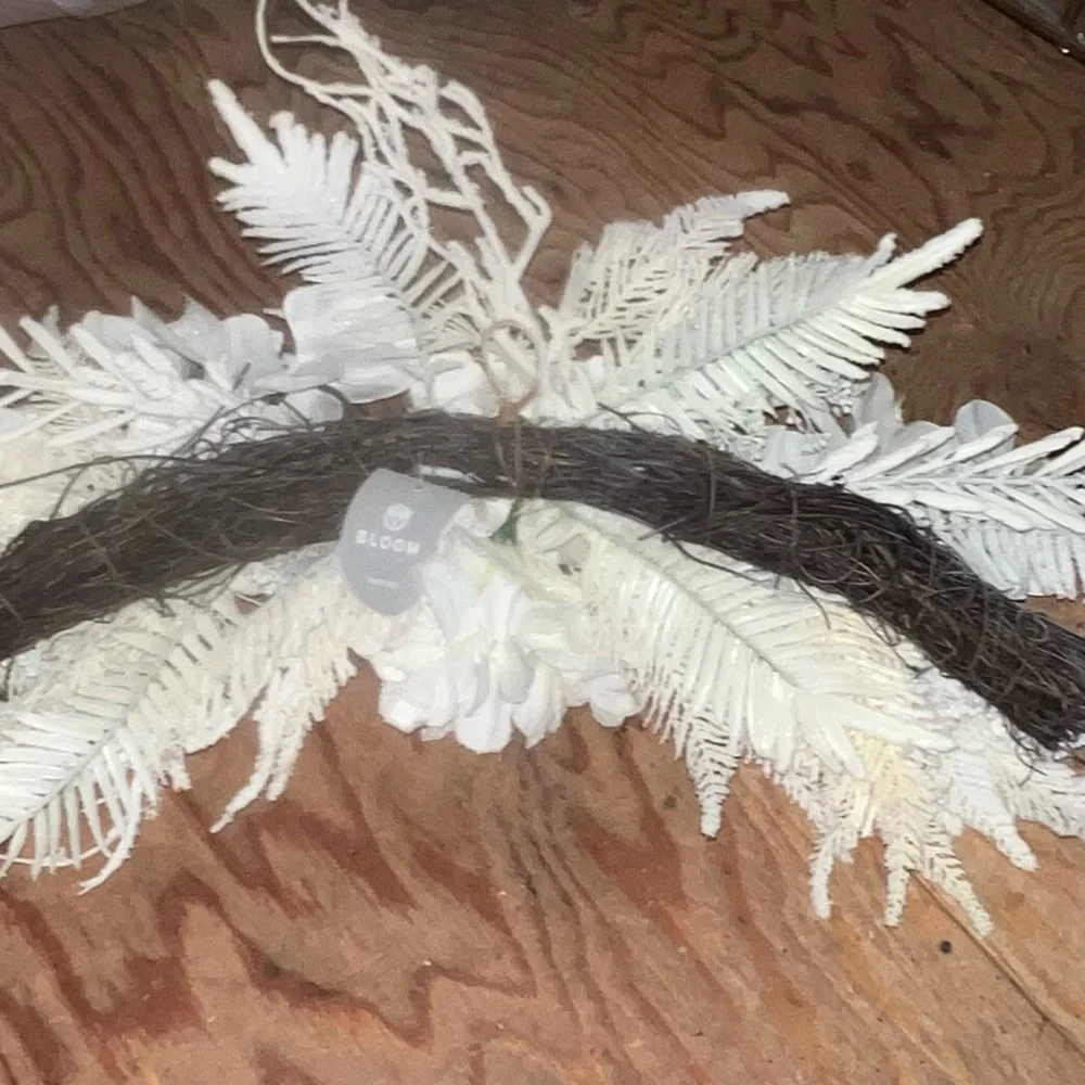 Christmas NEW white sparkly wreath curved